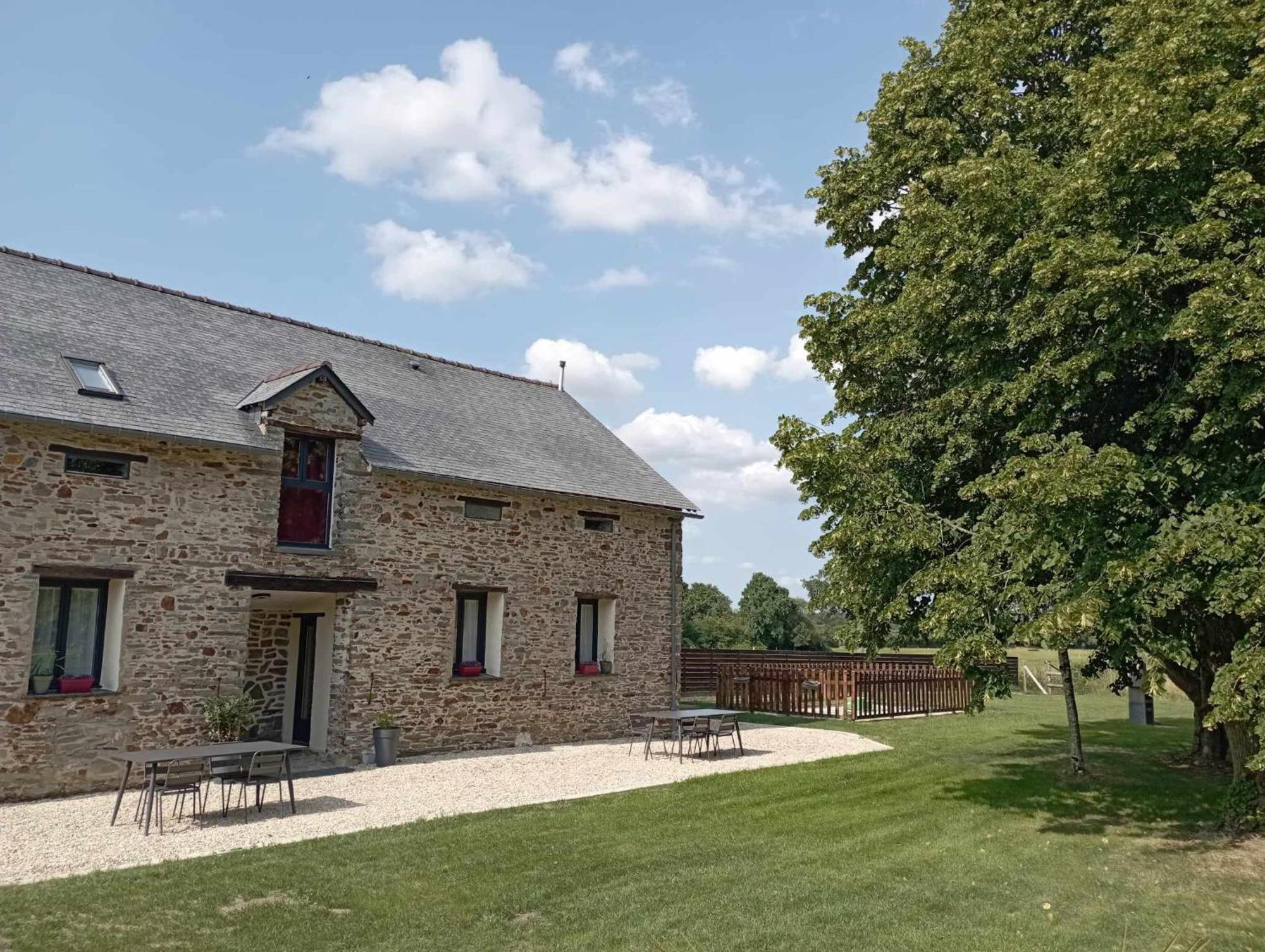 Les Gites Du Petit Marcel Soudan  Exterior photo