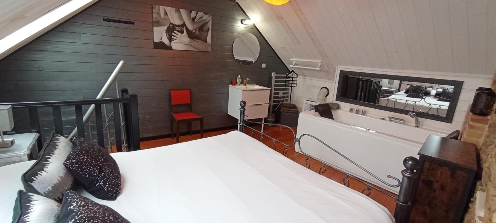 Les Gites Du Petit Marcel Soudan  Exterior photo